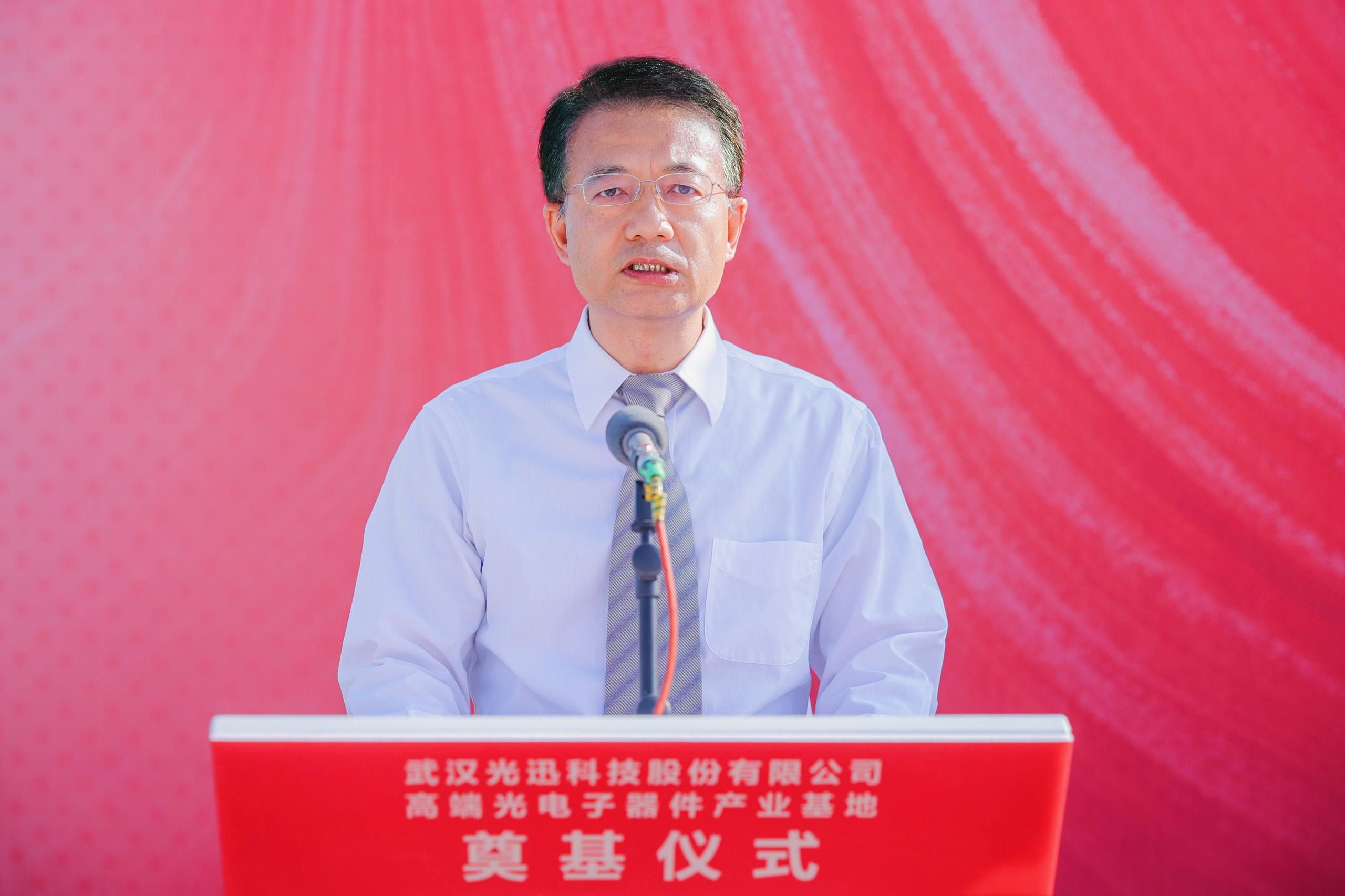 黃總.jpg